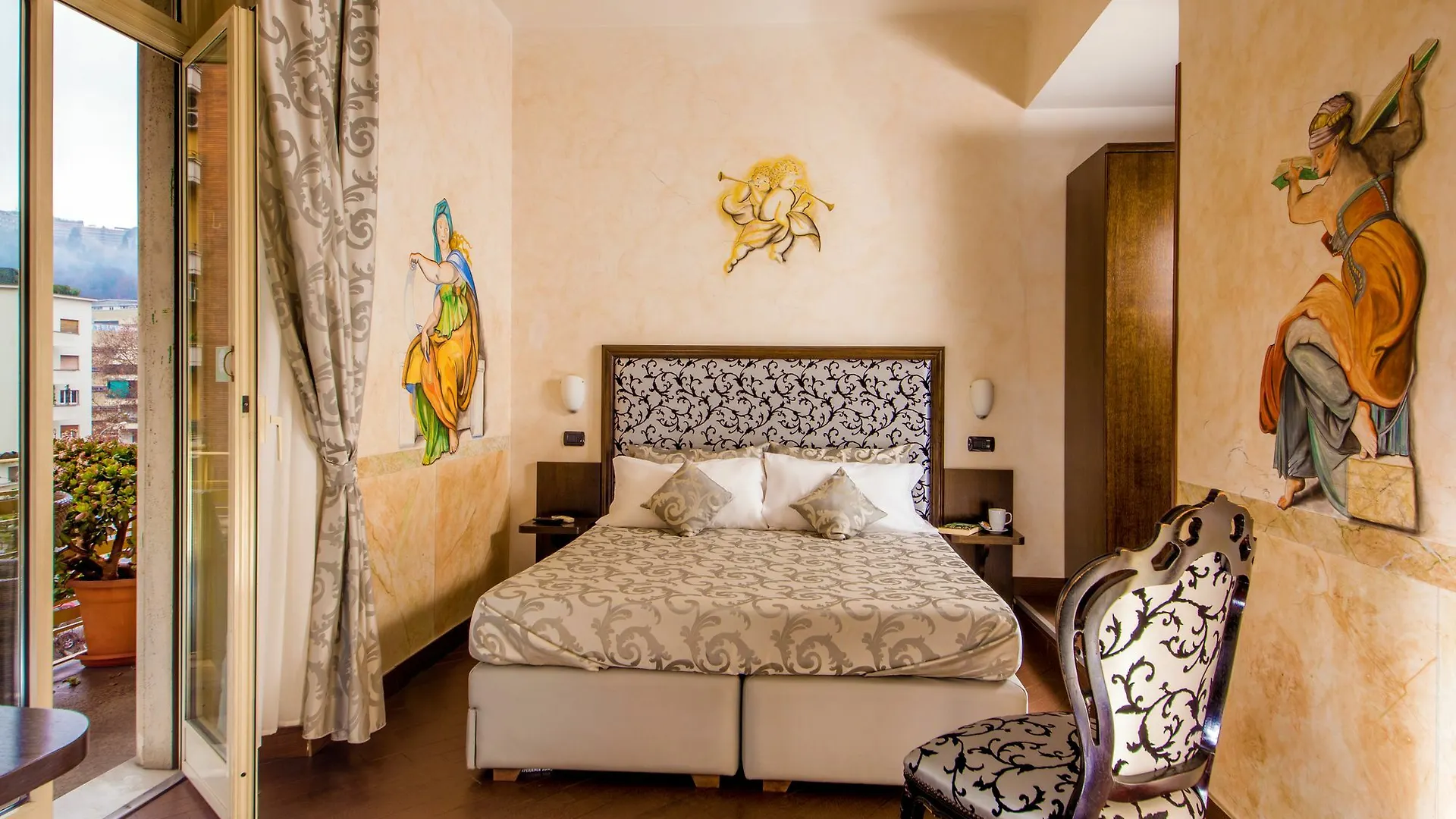 Vaticano Julia Guest House