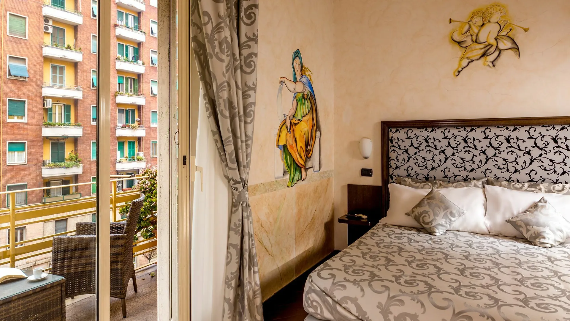 Vaticano Julia Guest House